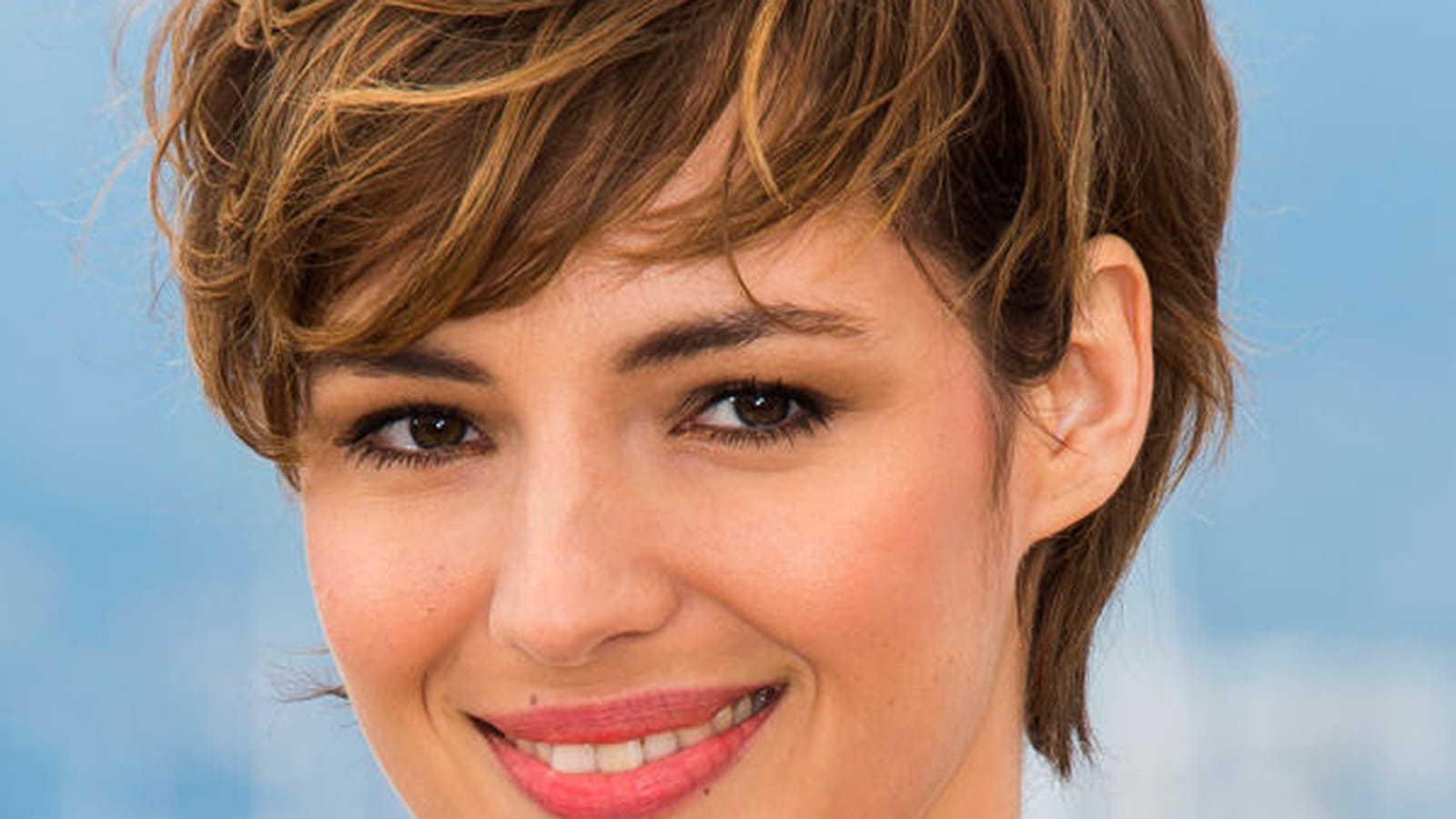 Louise Bourgoin, cheveux courts