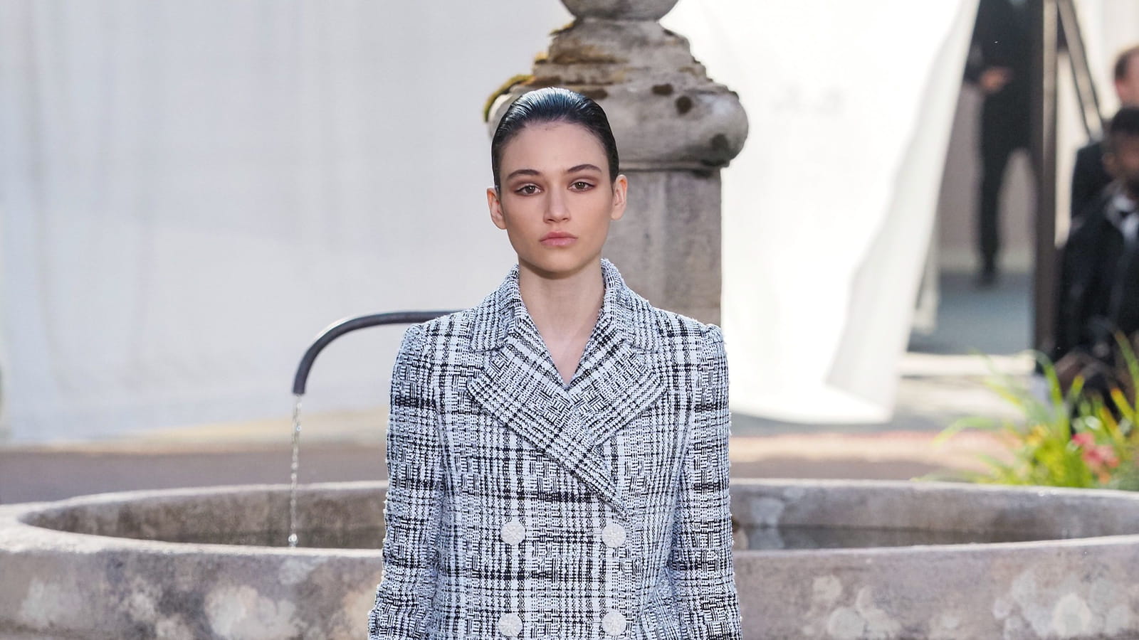 Look 9