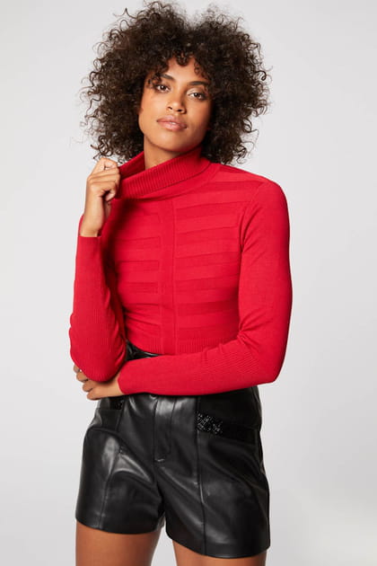 Col roul&eacute; rouge de Morgan