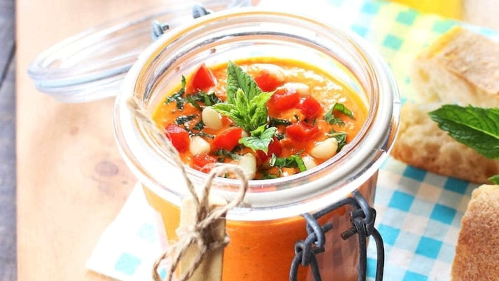 Tartinade grecque Ktipiti, aux poivrons, yaourt grec et feta