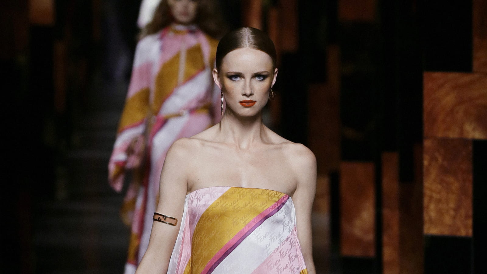 Look 30