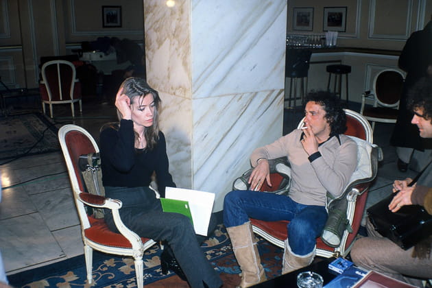 Françoise Hardy se détend en musique avec Michel Sardou