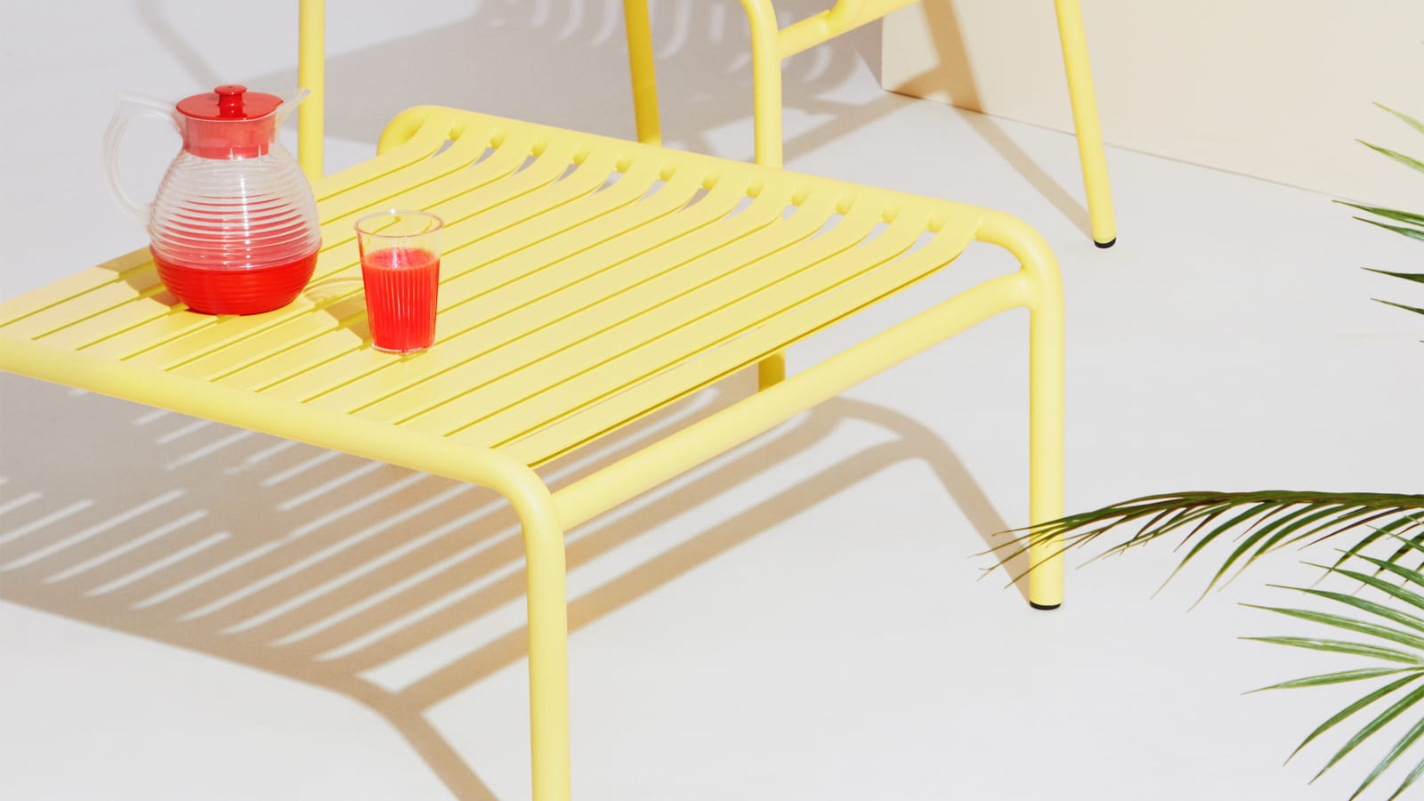 Salon de jardin Studio BrichetZiegler chez Petite Friture