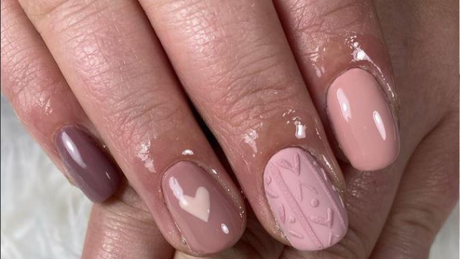 Nail art rosé