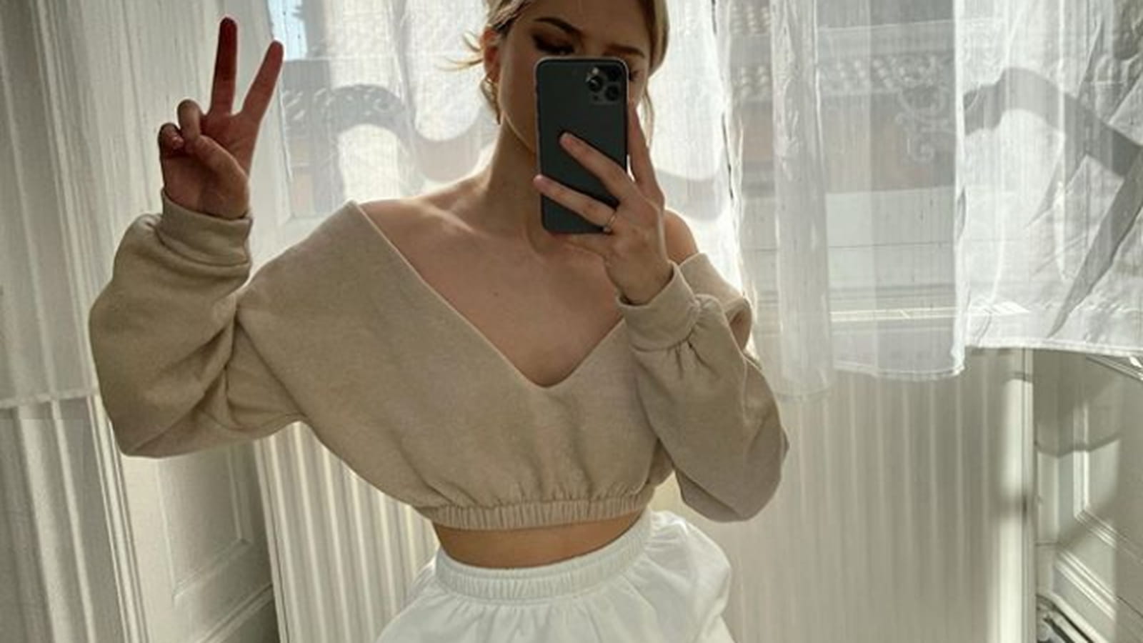 @chloedebarros