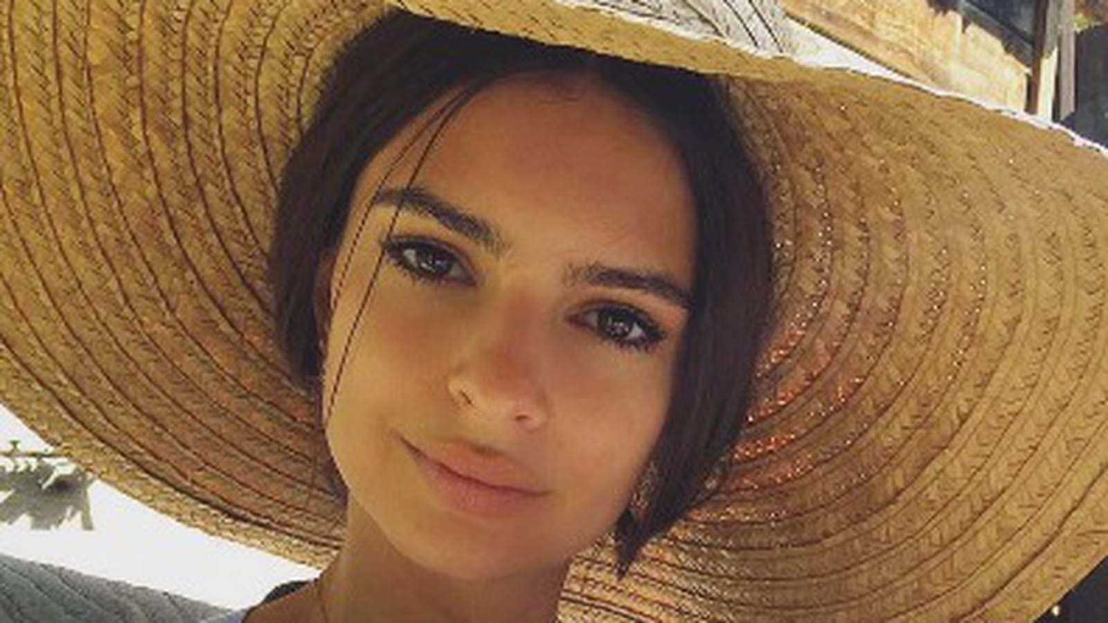 Emily Ratajkowski 