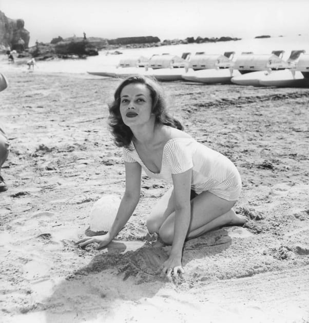 Sur le sable de la Croisette, en 1958