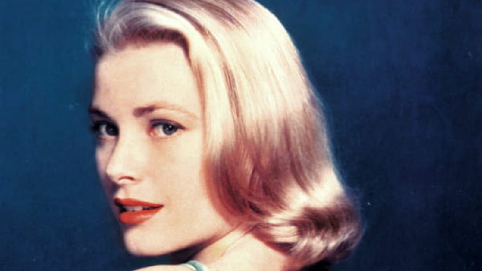 Grace Kelly, retour sur l'allure d'une icône en 38 looks qui ont marqué les esprits