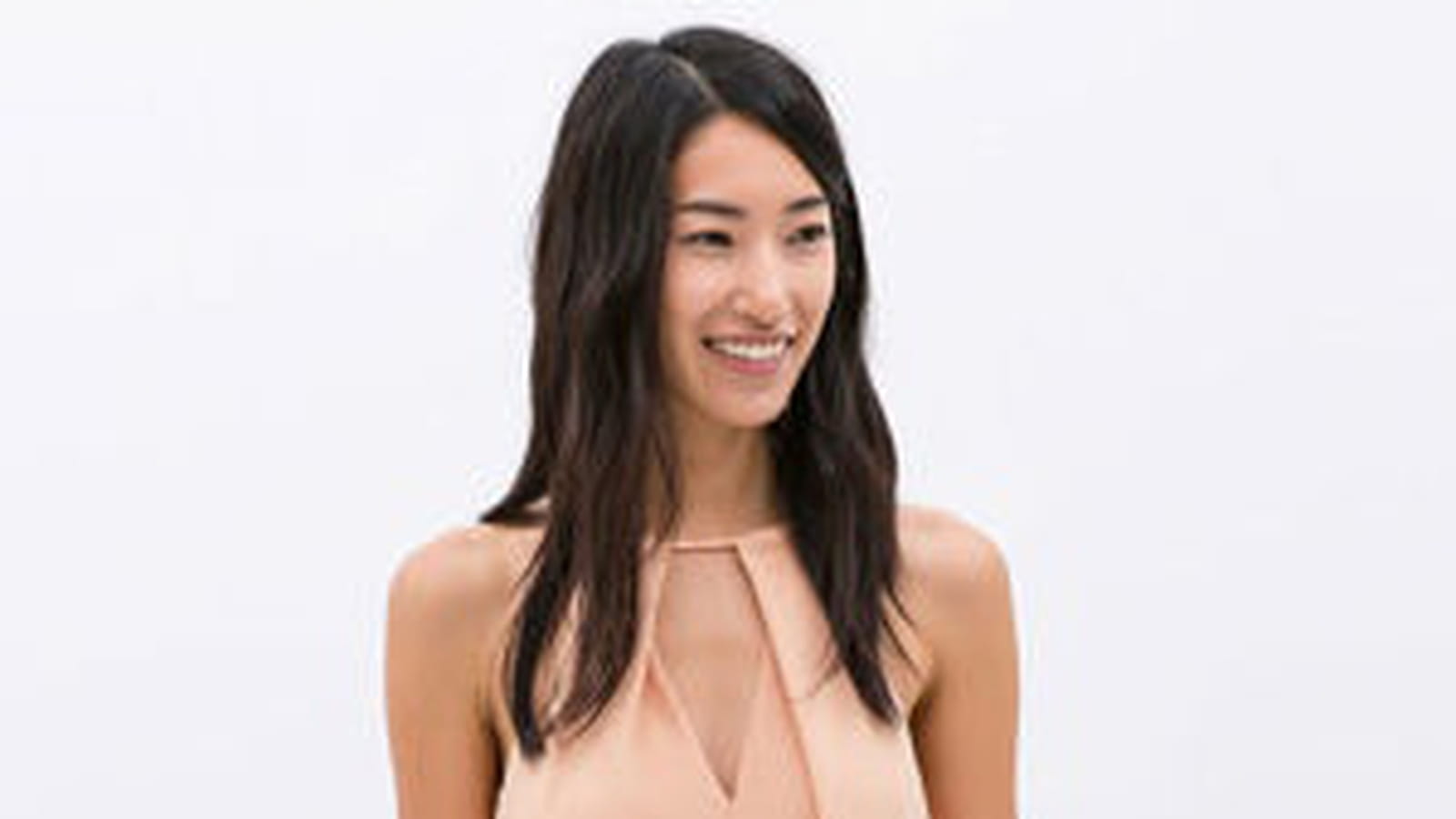 Robe à encolure en V de Zara