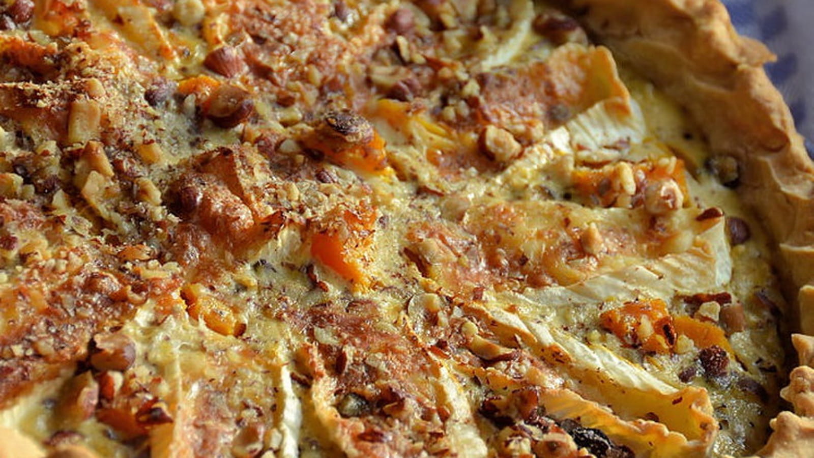 Tarte butternut, brie et noisettes
