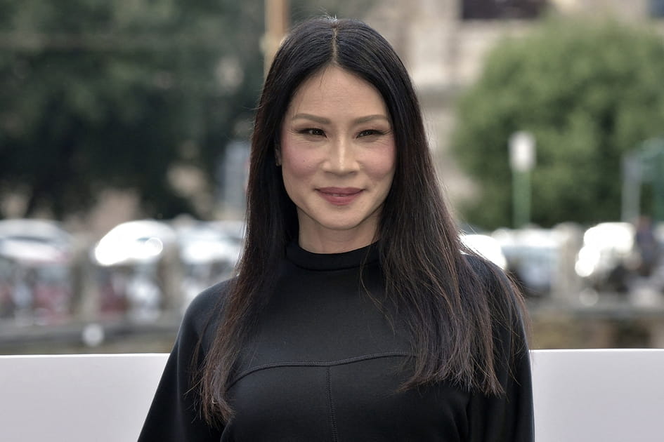 Lucy Liu, adorable en brune