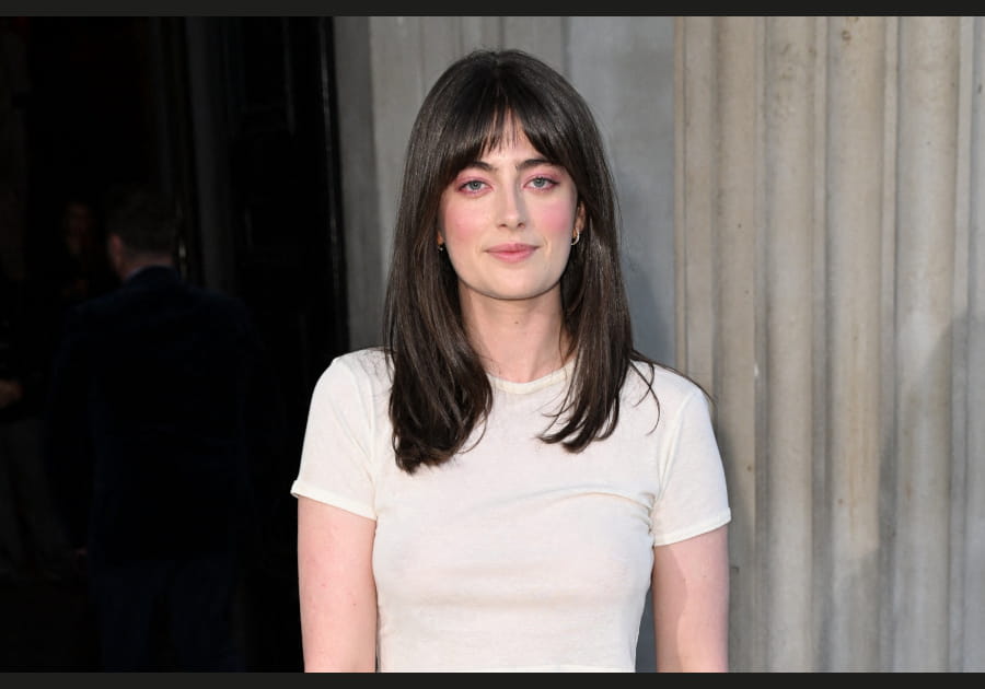 Flop&nbsp;: l'overdose de blush de Millie Brady