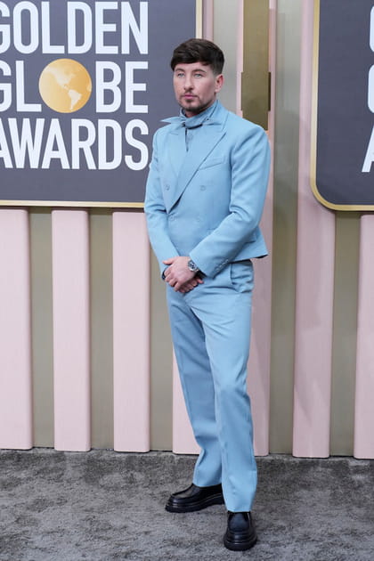Barry Keoghan en costume bleu clair Louis Vuitton
