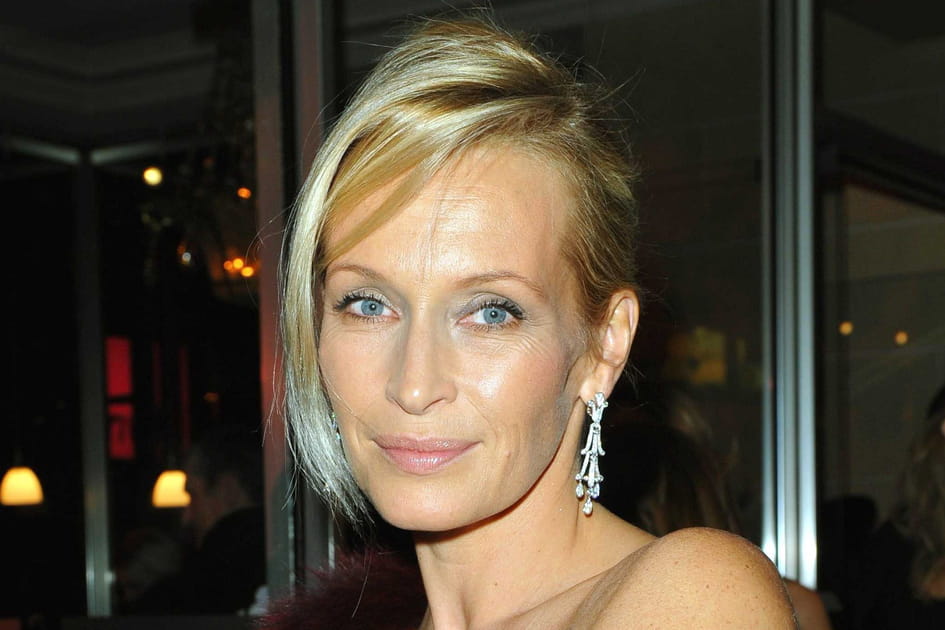 Estelle Lef&eacute;bure, glamour avec son fard bleu turquoise