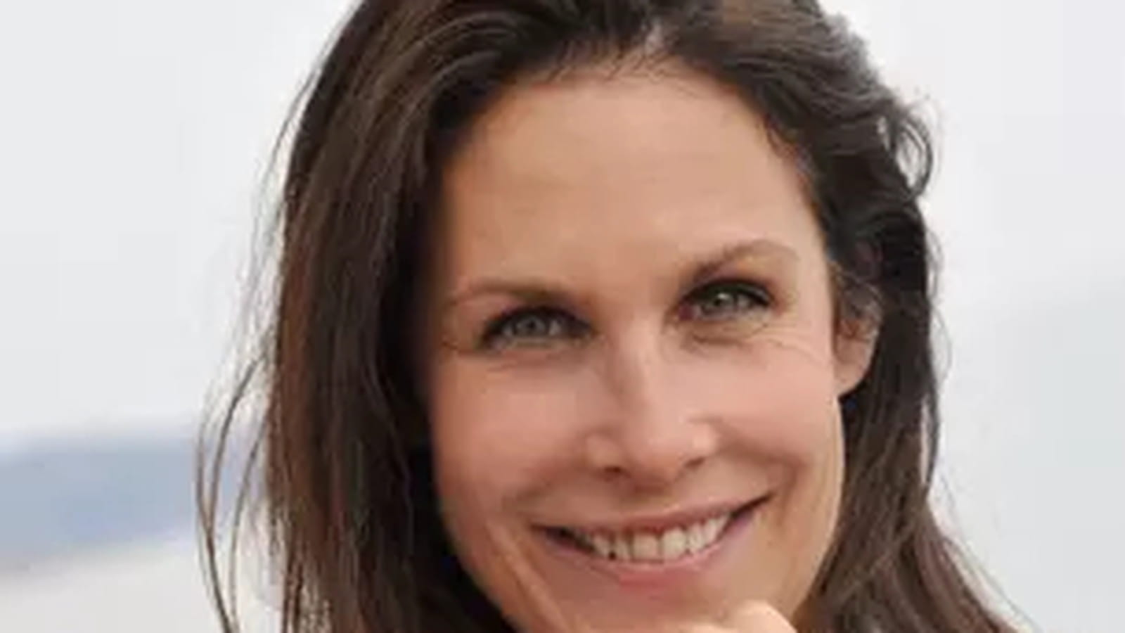 Astrid Veillon