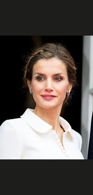 Le chignon semi-tress&eacute; de Letizia d'Espagne