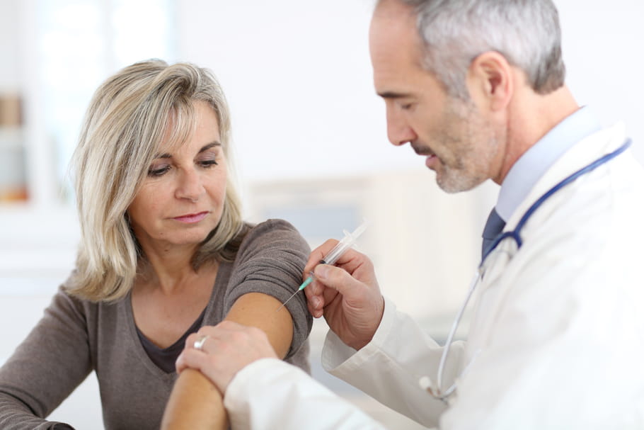 À qui s'adresse le vaccin contre le zona désormais disponible en pharmacie ?