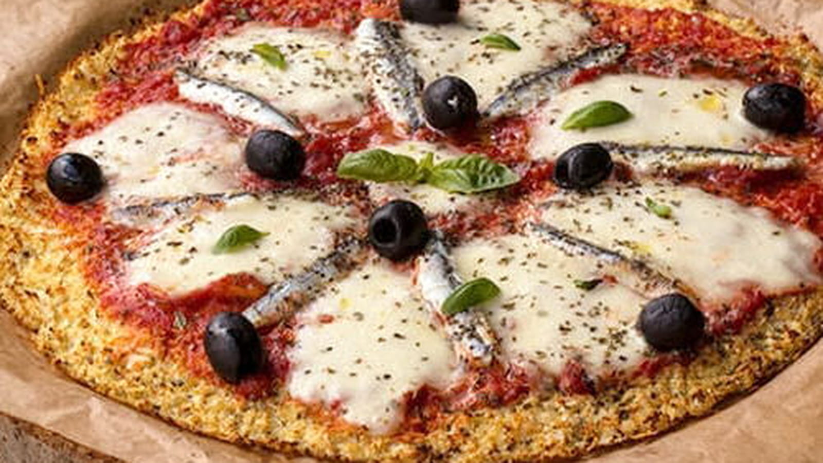Pizza en croûte de chou-fleur
