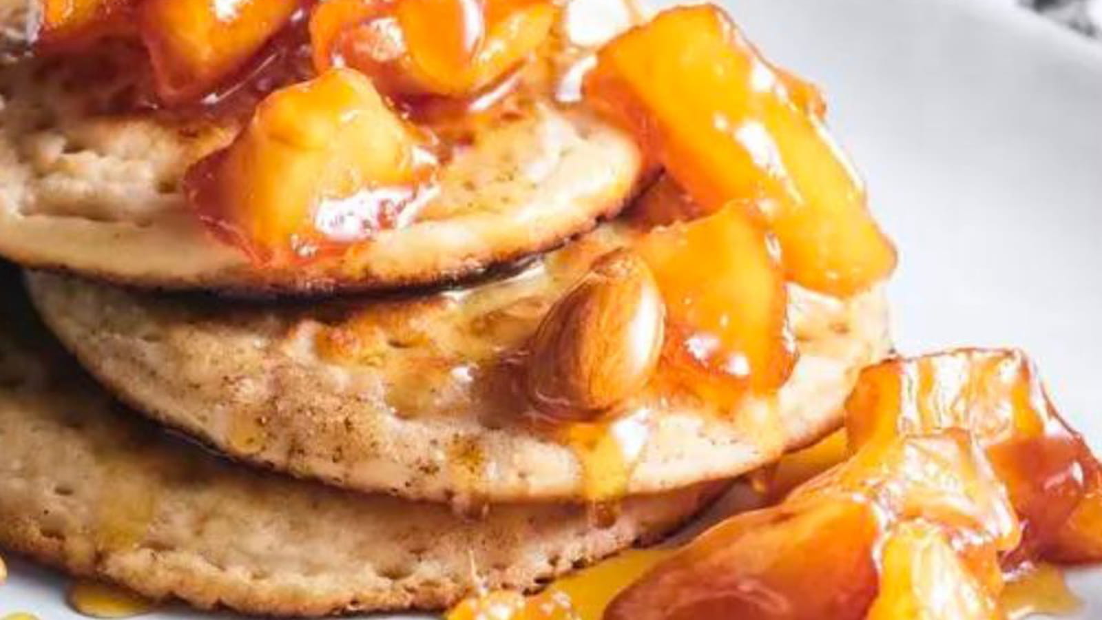 Pancakes vegan aux pommes caramélisées