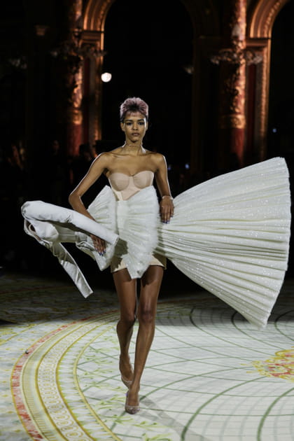 Look 12 du défilé Viktor&Rolf