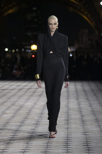 Look 39&nbsp;du d&eacute;fil&eacute; Saint Laurent