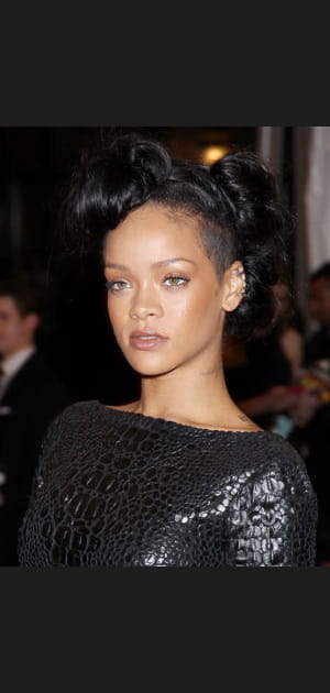 Rihanna r&eacute;invente le port du chignon