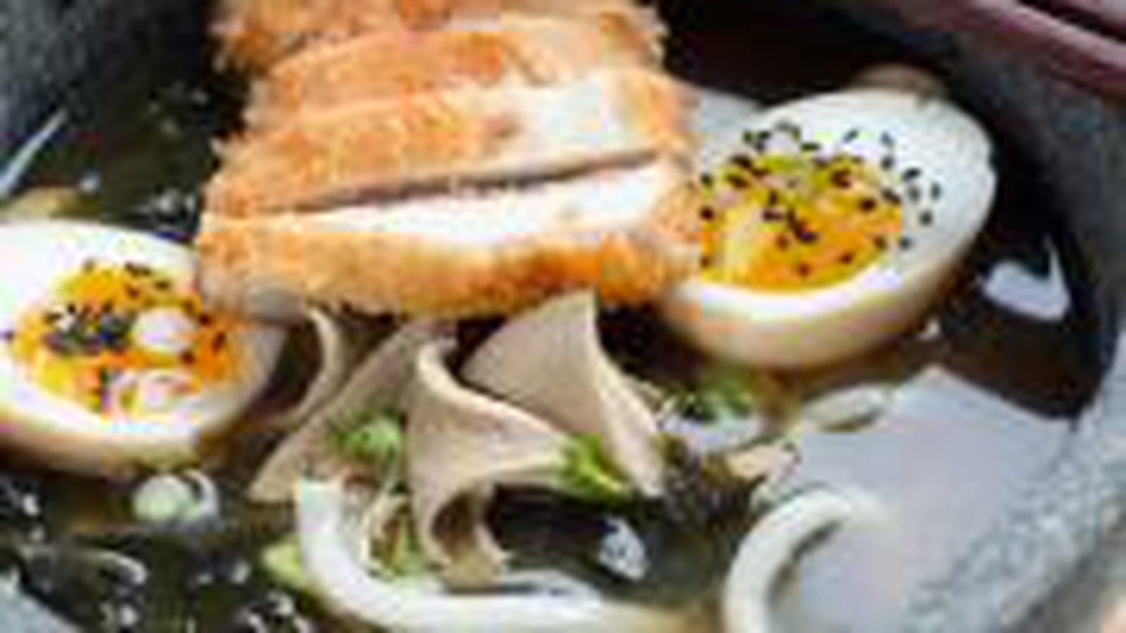 Ramen pleurotes, oeuf et poulet