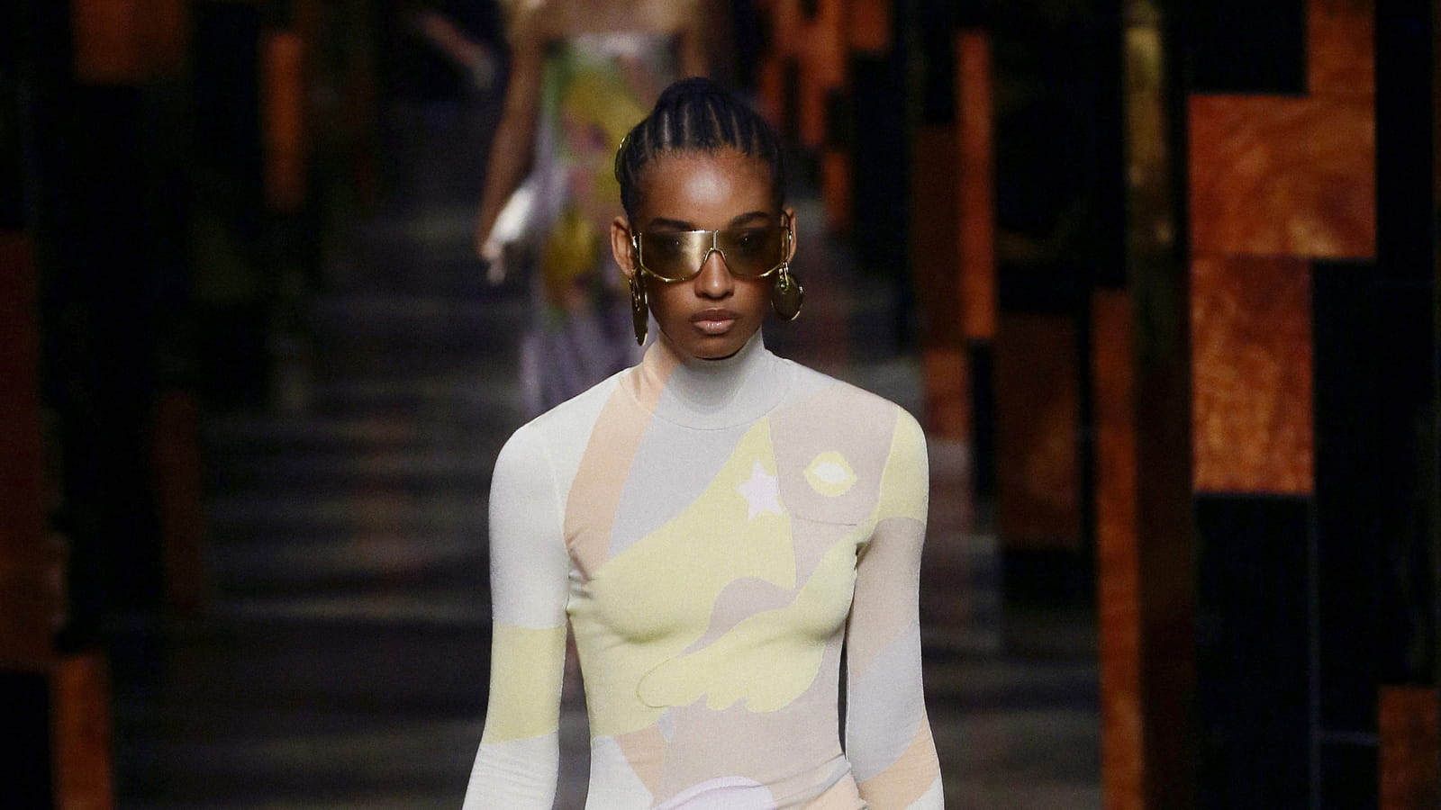 Look 32