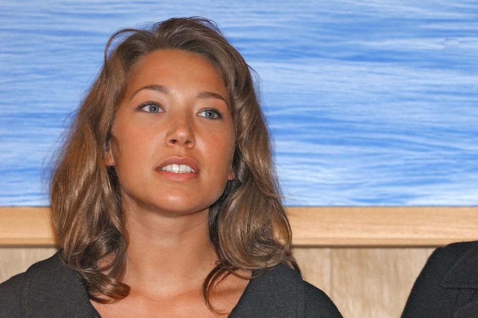 Le teint bronz&eacute; de Laura Smet