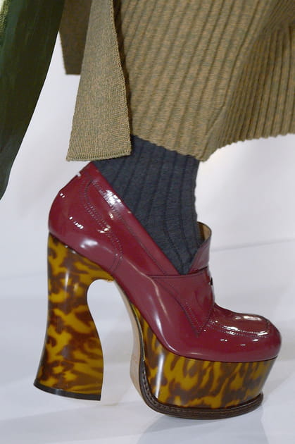 Les chaussures vernies &agrave; plateformes &eacute;caille du d&eacute;fil&eacute; Maison Margiela
