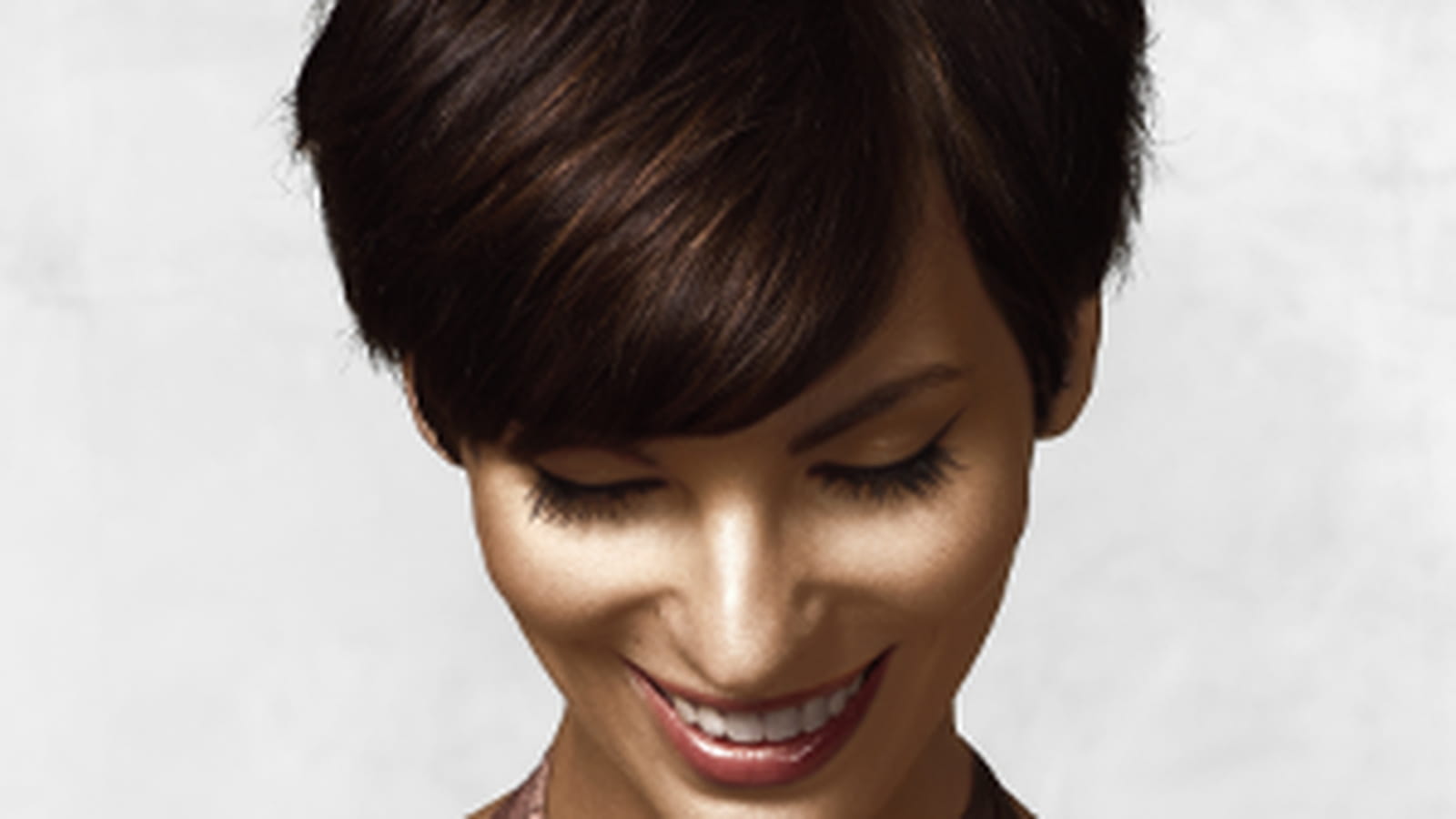 Le court BCBG de VOG Coiffure