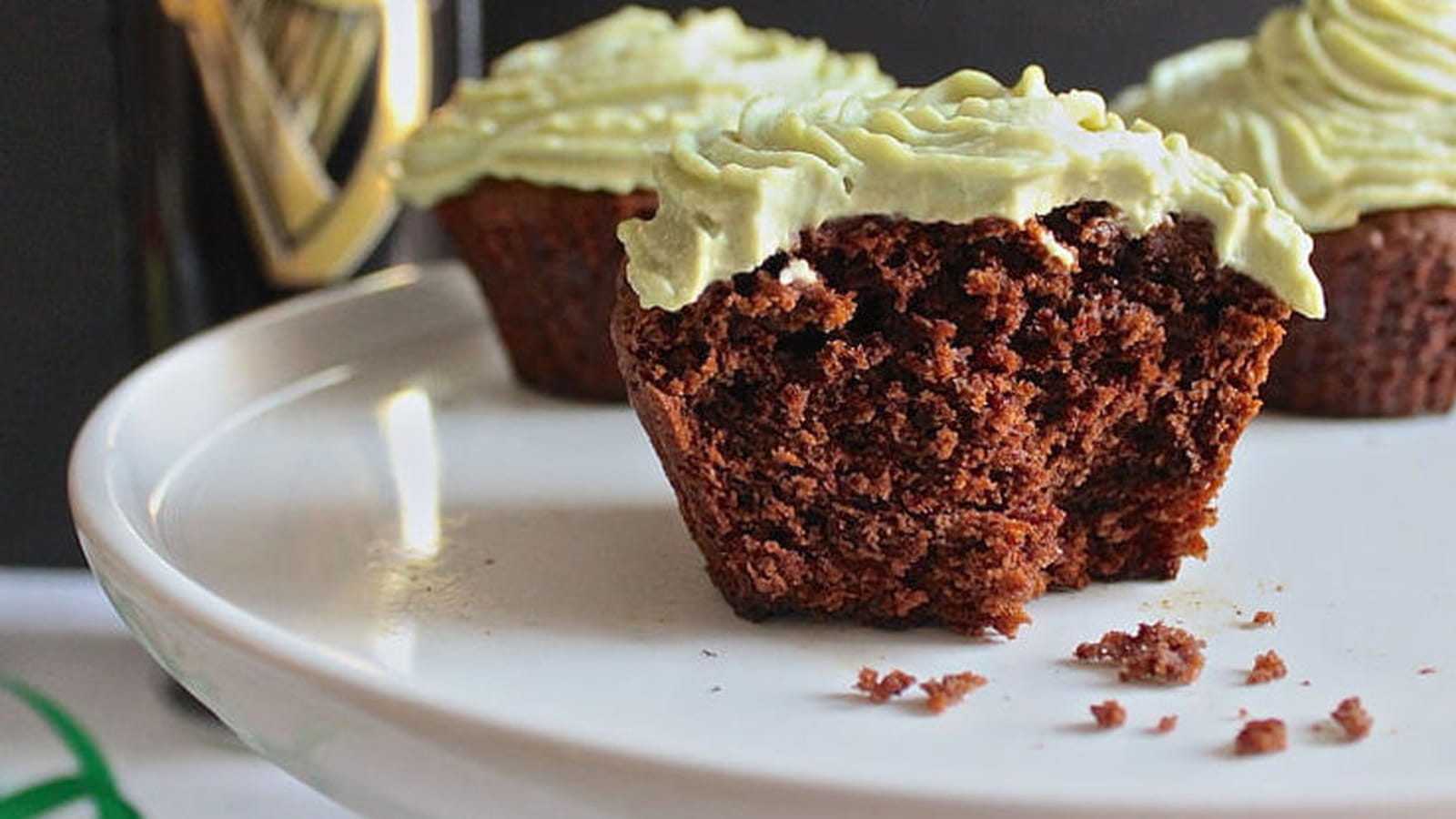 Cupcakes chocolat Guiness, glaçage thé matcha