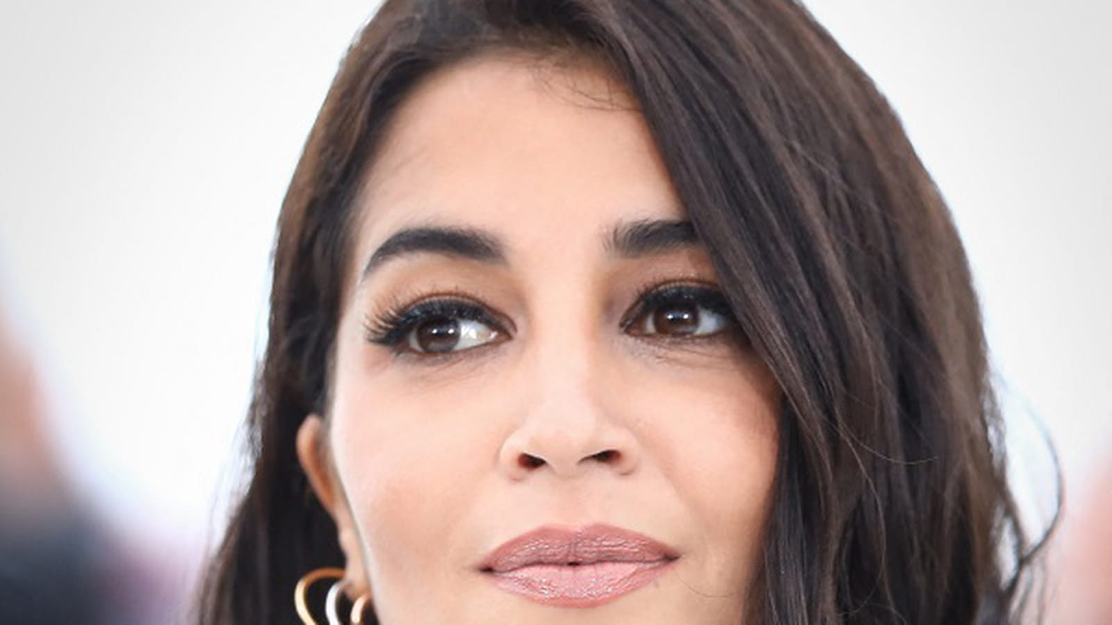 Leïla Bekhti, avec un carré