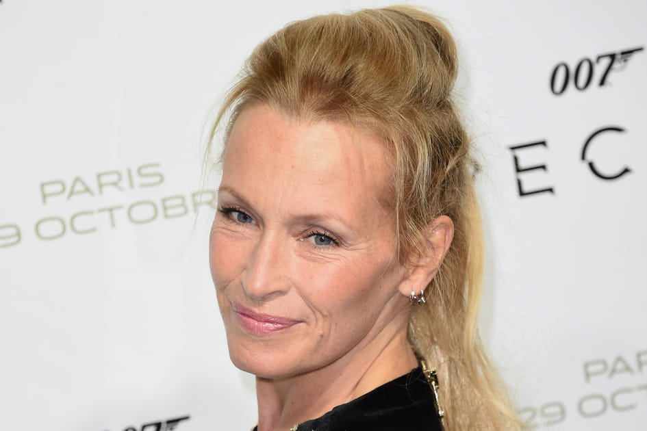 Estelle Lef&eacute;bure, ph&eacute;nom&eacute;nale avec ses racines cr&ecirc;p&eacute;es