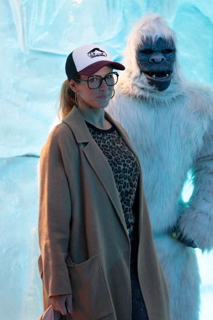 Lorie en tenue d&eacute;contract&eacute;e