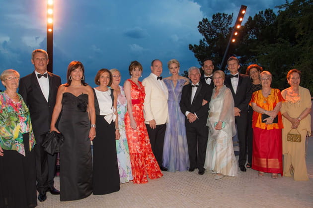 Foule d'invit&eacute;s