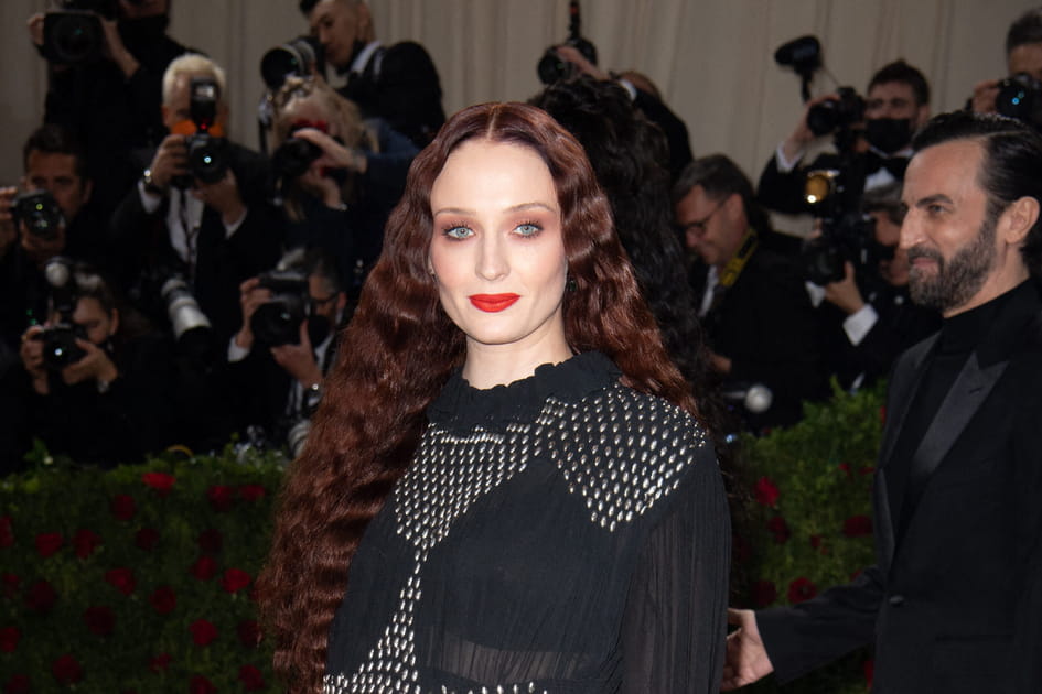 Sophie Turner et son make-up "trop" vitamin&eacute;