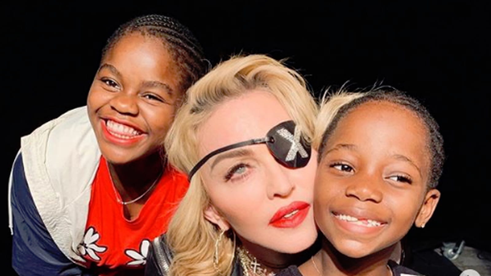Mercy James, Madonna et Esthere 