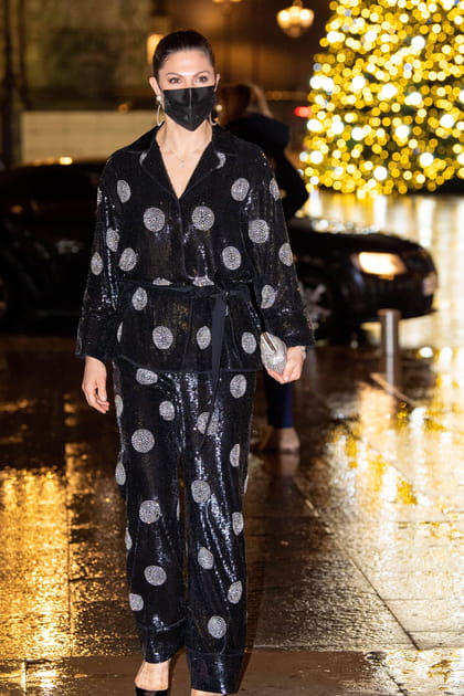 Victoria de Suède en kimono et pantalon assorti