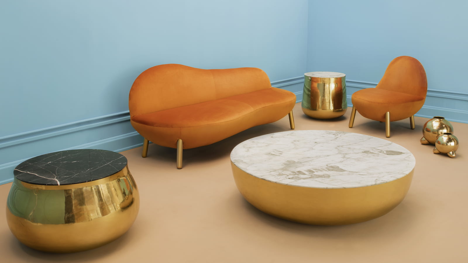 Table Dario Contessotto pour Scarlet Splendour