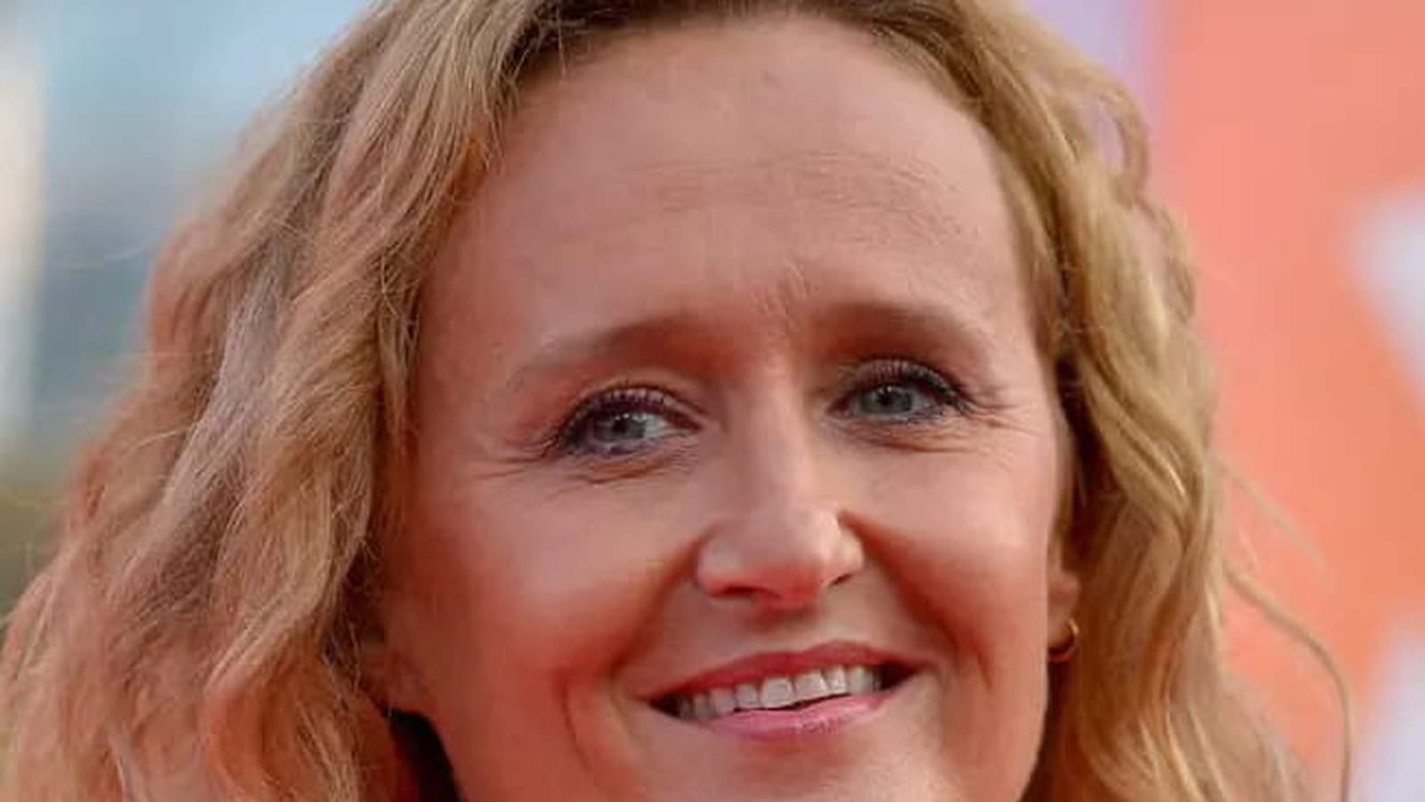 Caroline Roux