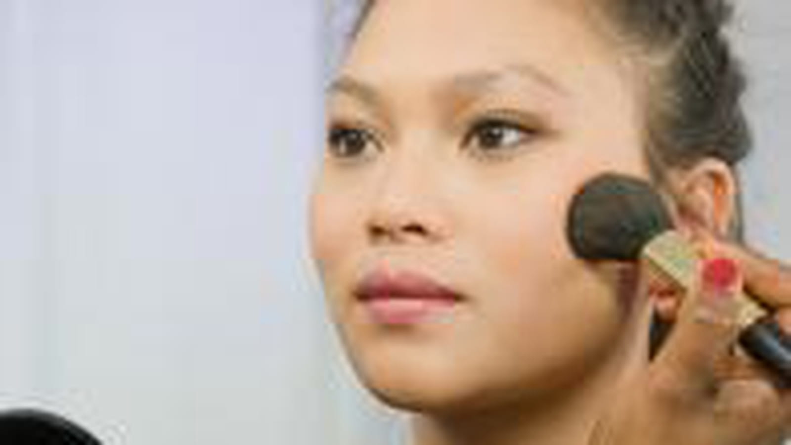 Le maquillage des peaux asiatiques en vidéo