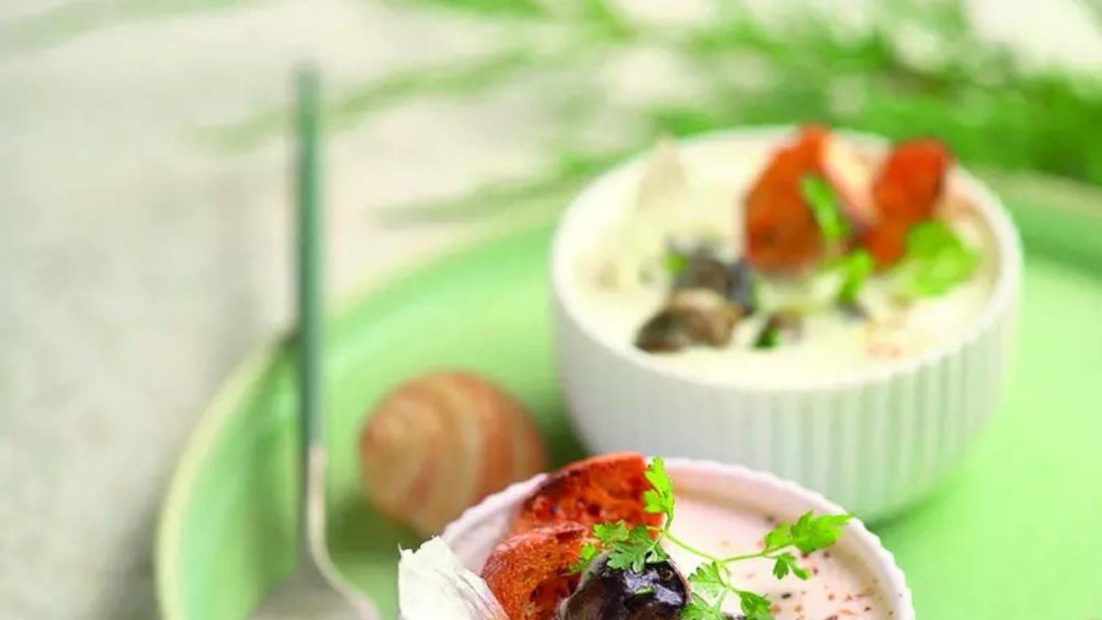 Cassolette d'escargots à la crème d'ail
