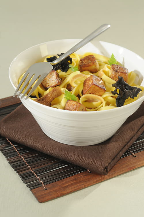 Tagliatelles aux dés de foie gras et champignons des bois