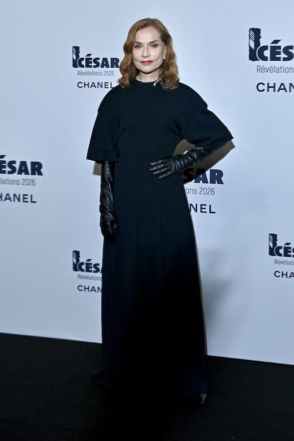 Isabelle-Huppert-Cesar-rouge-a-levres