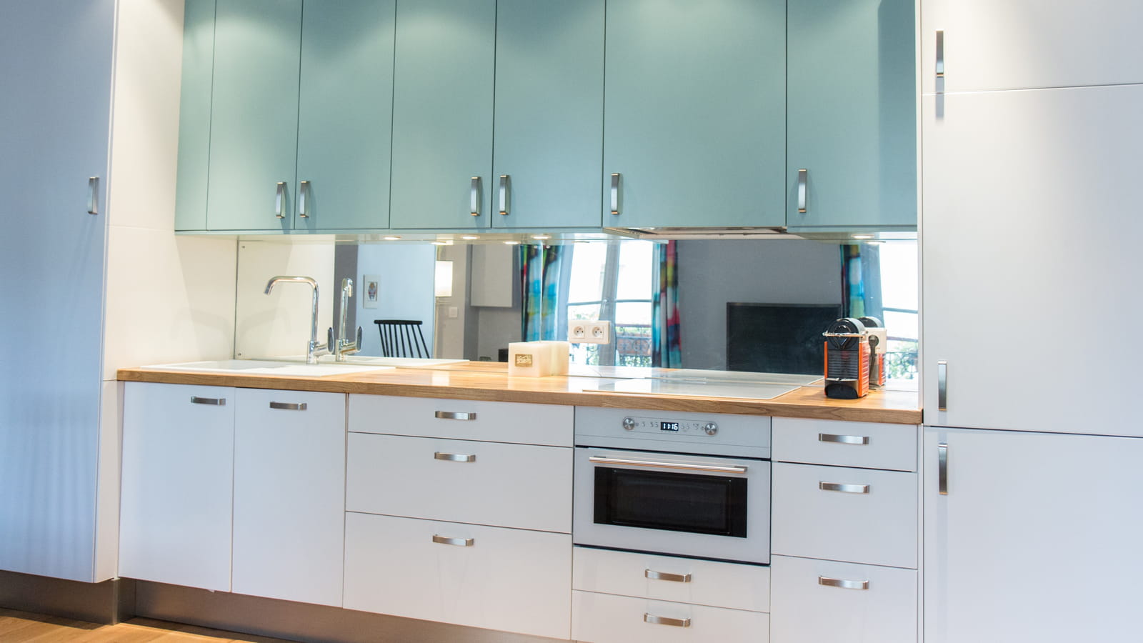 Cuisine blanche et bleue