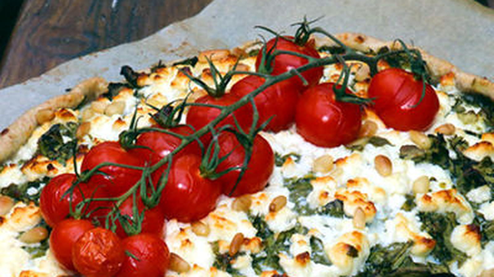 Tarte rustique oseille feta pignons