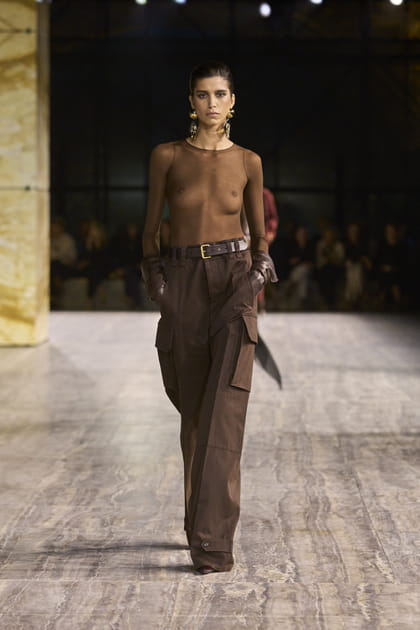 Look 36 du défilé Saint Laurent printemps-été 2024