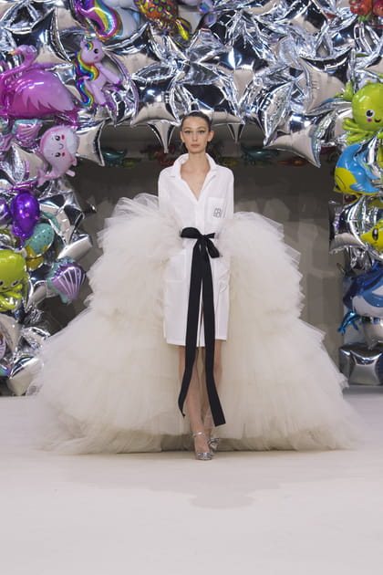 Look 54&nbsp;du d&eacute;fil&eacute; Giambattista Valli