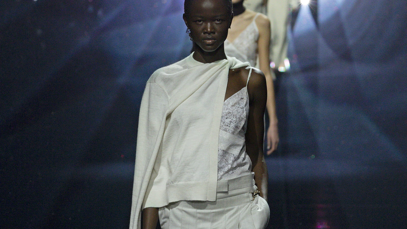 Look 18